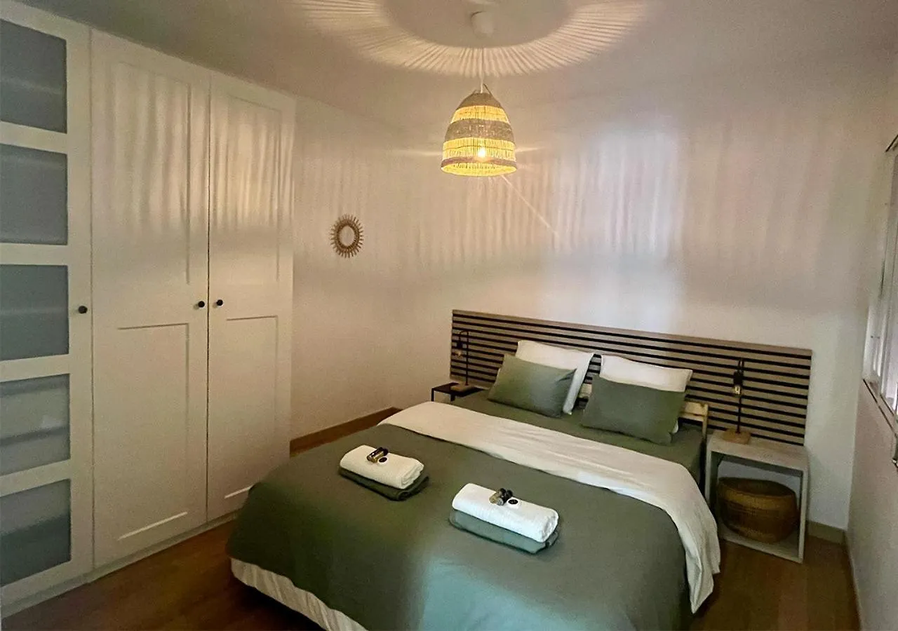 Penthouse Paradise Marbella - Jacuzzi & Sea Views! 0*,  Espanha
